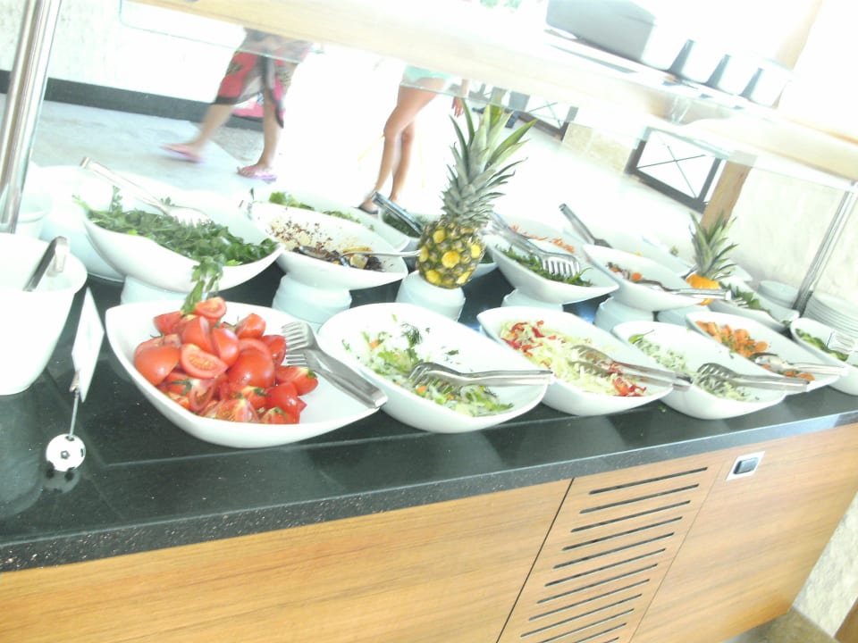 Salatbuffet am Pool  Oz Hotels Side Premium