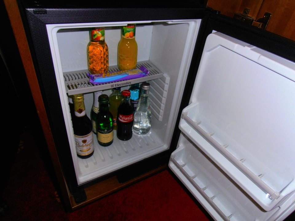 Die gefüllte Minibar Victor's Residenz-Hotel Erfurt