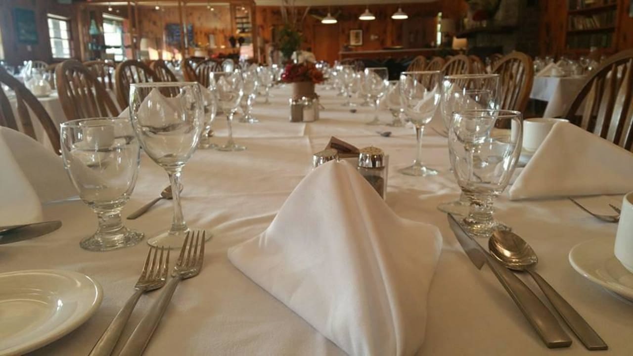 Casual Dining Room Killarney Mountain Lodge