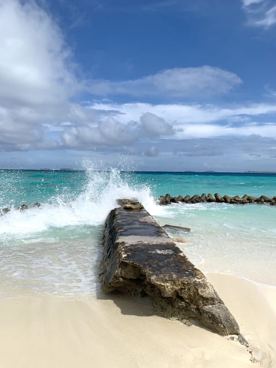 Strand Kuredu Island Resort & Spa