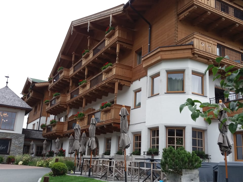 Außenansicht Naturhotel Forsthofgut