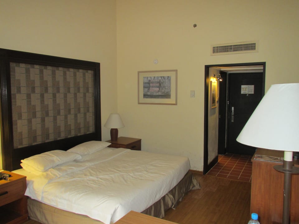 Großzügiger Raum aber altmodisch Hotel Hyatt Regency Kuantan