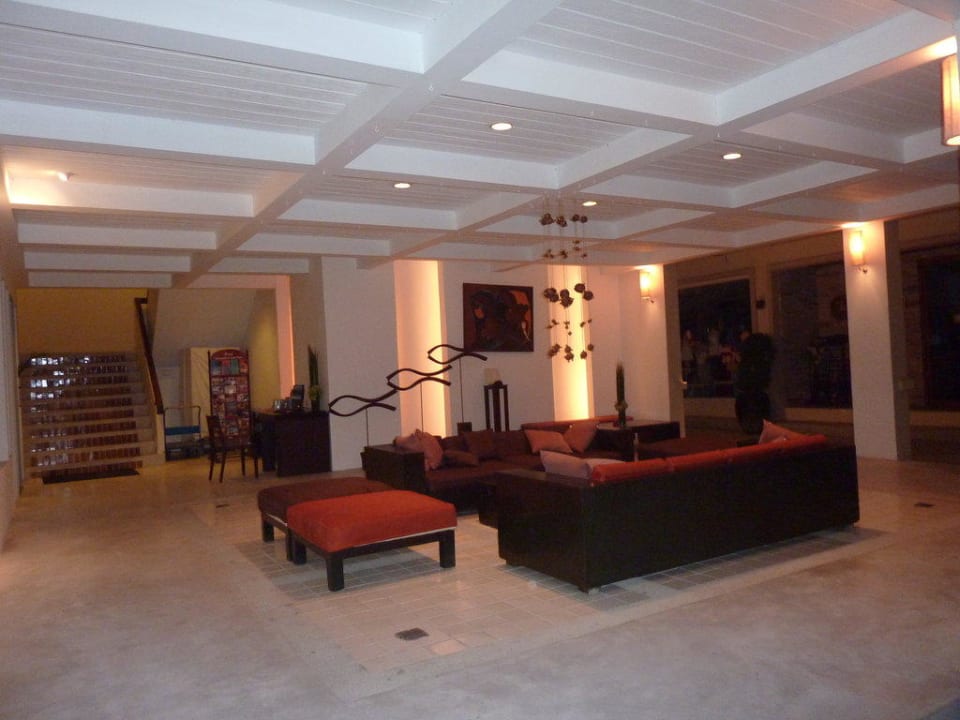 Lobby Iyara Beach Hotel
