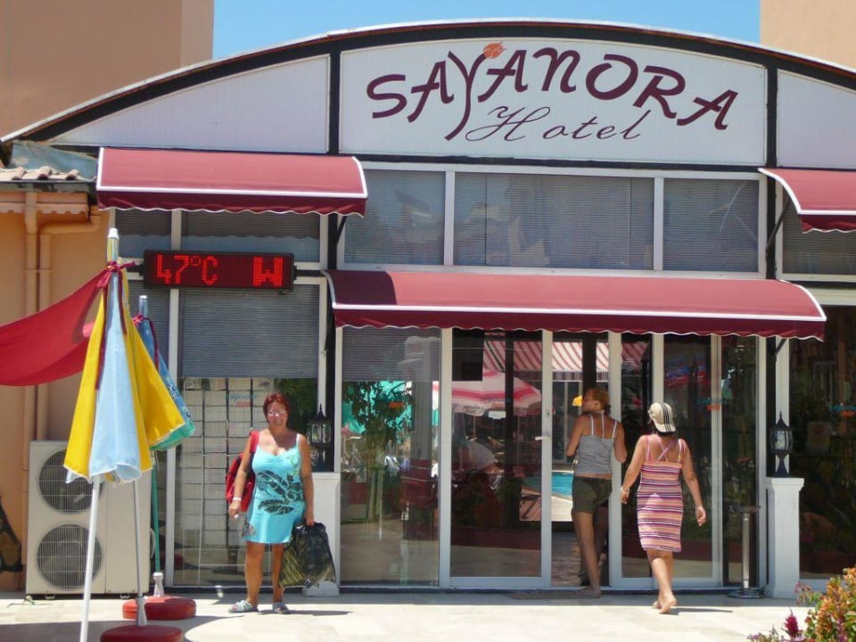 Eingangs - Bereich Sayanora Hotel