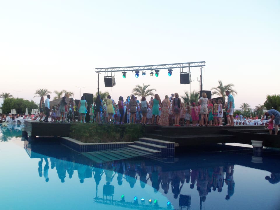 Stimmung beim Gala Abend Long Beach Alanya