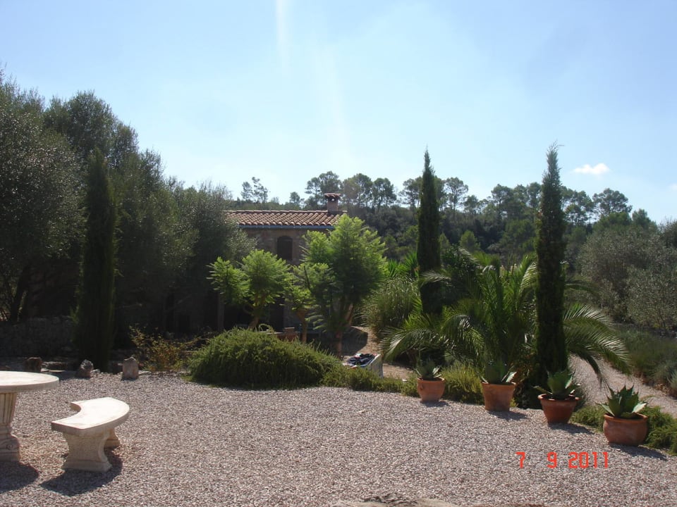 Blick vom Dreschplatz auf die Finca Finca Can Pina