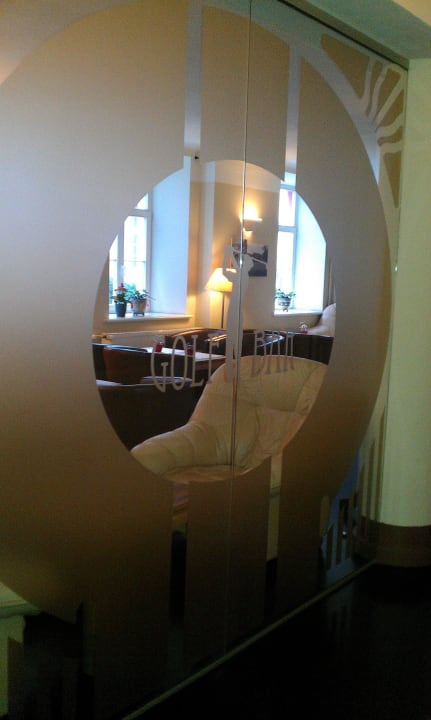 Die Golfbar im Eingangsbereich Konventa Sēta Hotel Keystone Collection