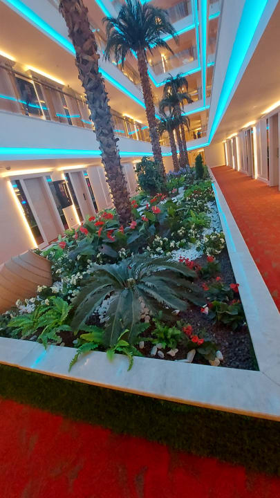 Sonstiges Azura Deluxe Resort & Spa Hotel