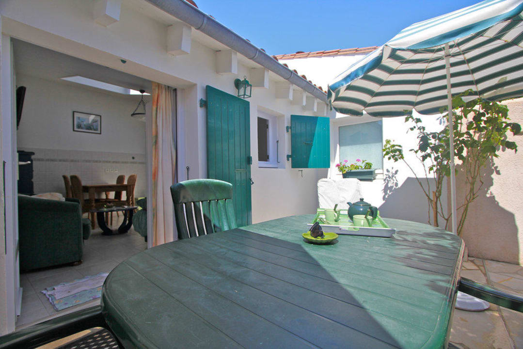 Cour privée fermée N° 1BIS sans vis à vis  Apartments Le Clos des Sternes