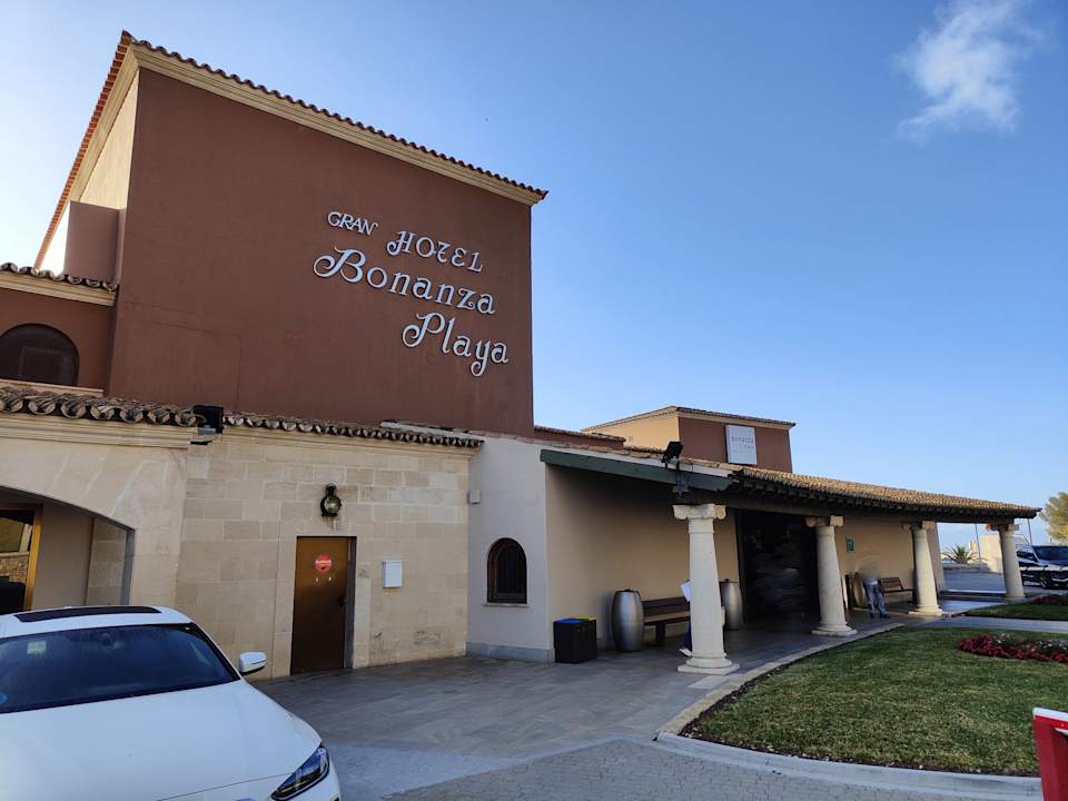 Außenansicht Hotel Bonanza Playa