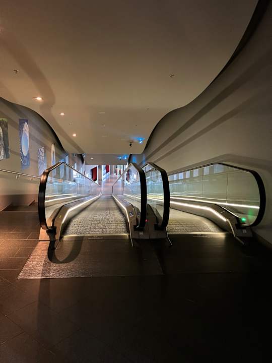 Lobby Mövenpick Hotel Hamburg