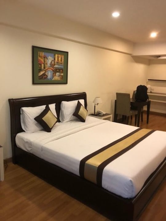 Doppelbett Hotel Nanatai Mansion