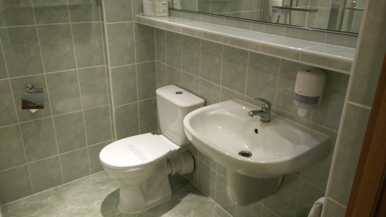 Zimmer Sangate Hotel Airport