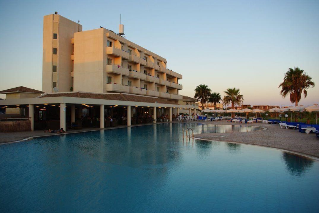 Hotel o zachodzie Piere Anne Beach Hotel