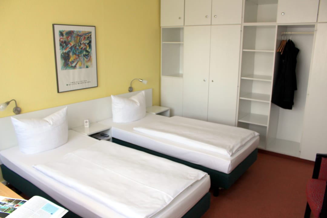 Zimmer Elbotel Rostock by Centro