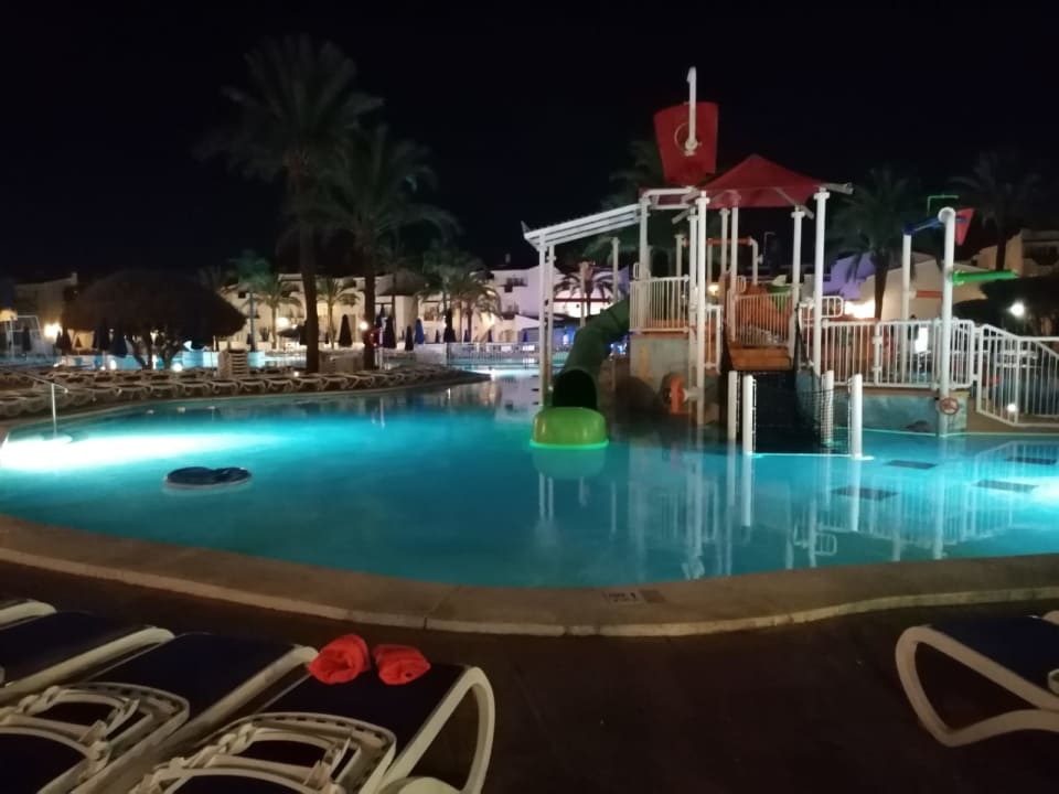 Pool Globales Bouganvilla