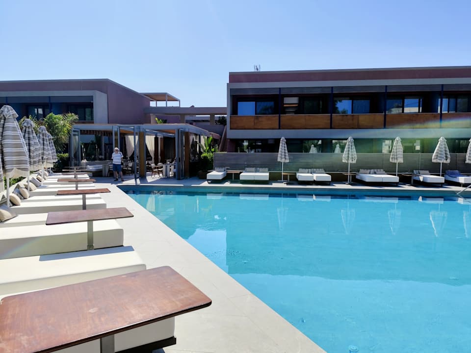 Pool Harmony Boutique Resort