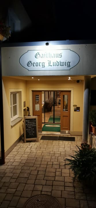 Außenansicht Gasthaus Georg Ludwig Maising