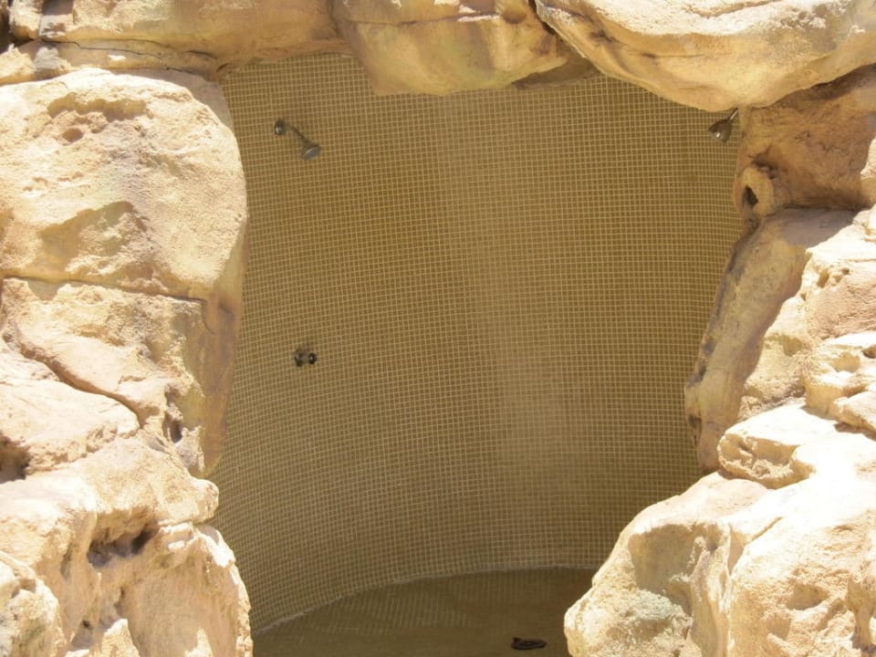 Duschen an der Poolanlage Stella Beach Resort & Spa Makadi Bay