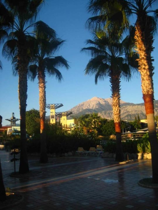 Gartenanlage und Ausblick Limak Limra Hotel & Resort