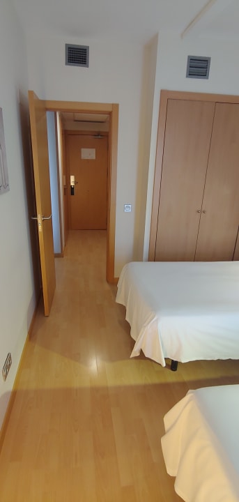 Zimmer Madrid Airport Suites, Affiliated by Meliá