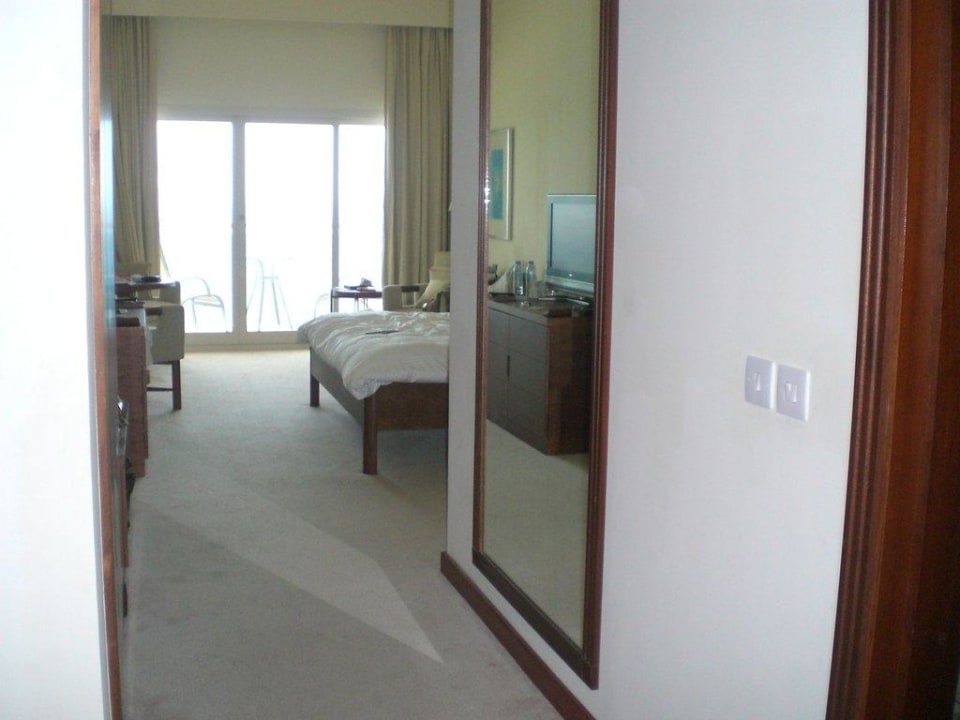 Eingang ins Zimmer Radisson Blu Resort Fujairah