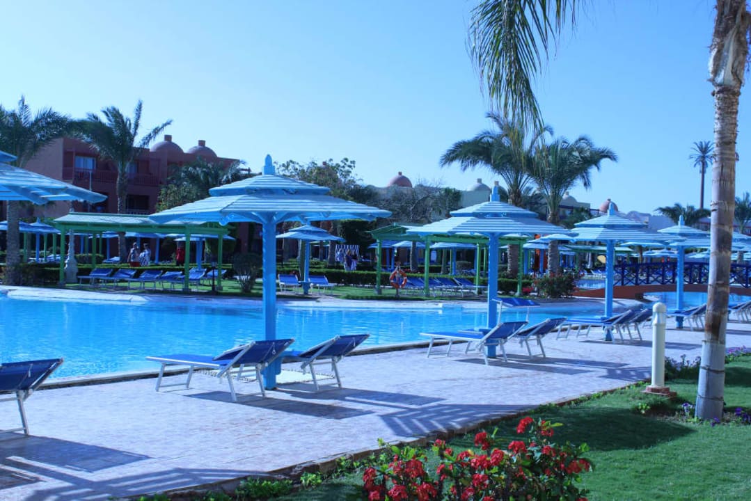 Widok z naszego pokoju Titanic Beach Spa & Aqua Park