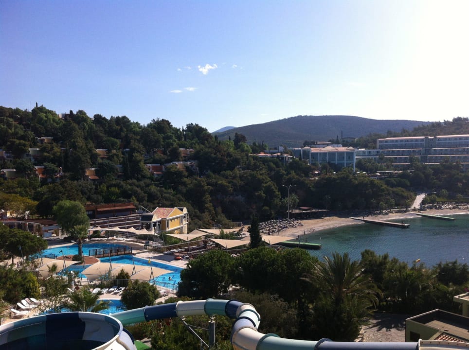 Das ist nur ein kleiner Teil der Poolanlage Hotel Pine Bay Holiday Resort