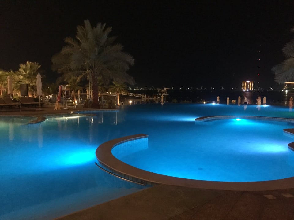 Pool DoubleTree by Hilton Resort & Spa Marjan Island