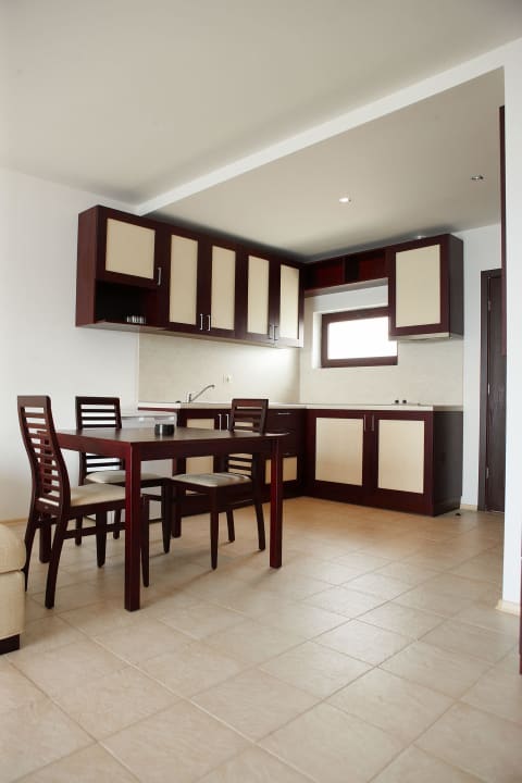 Кухня в номере Ofir Luxury Apartments