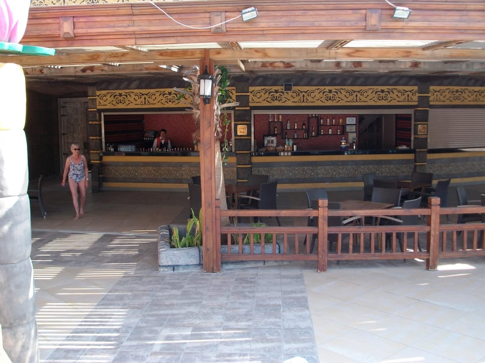 Poolbar Hotel Royal Dragon