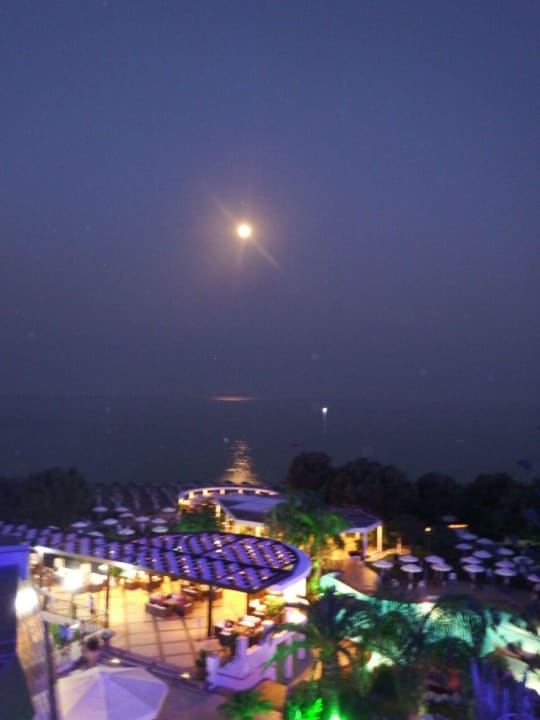 Bei Nacht mit Mond Hotel Calypso Beach