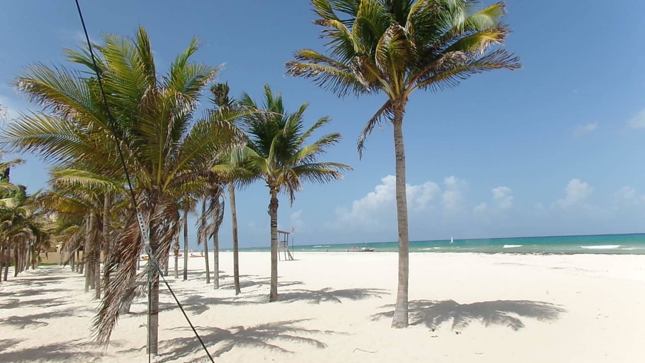 Strandabschnitt neben der Hotelanlage Viva Maya by Wyndham - All Inclusive Resort