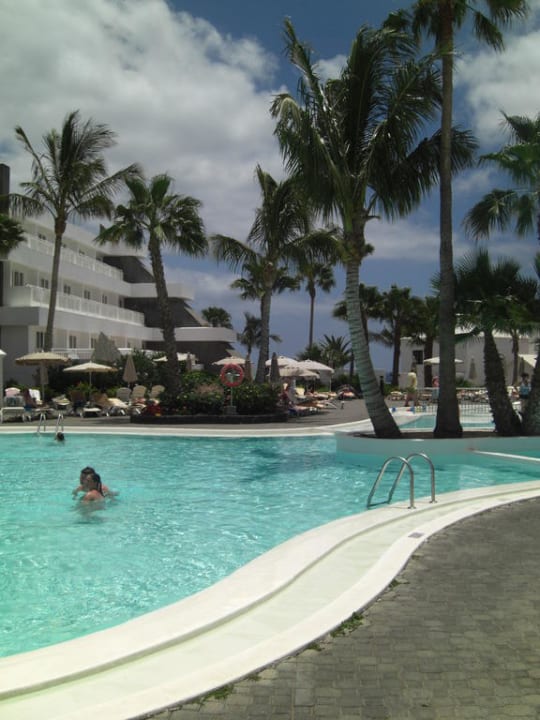 Der Pool vom ehem. Riu Palace Hotel Riu Paraiso Lanzarote