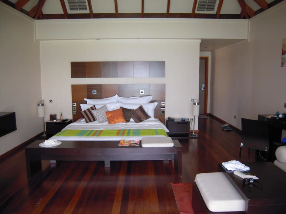 Chambre des villas de luxe sur pilotis Veligandu Maldives Resort Island