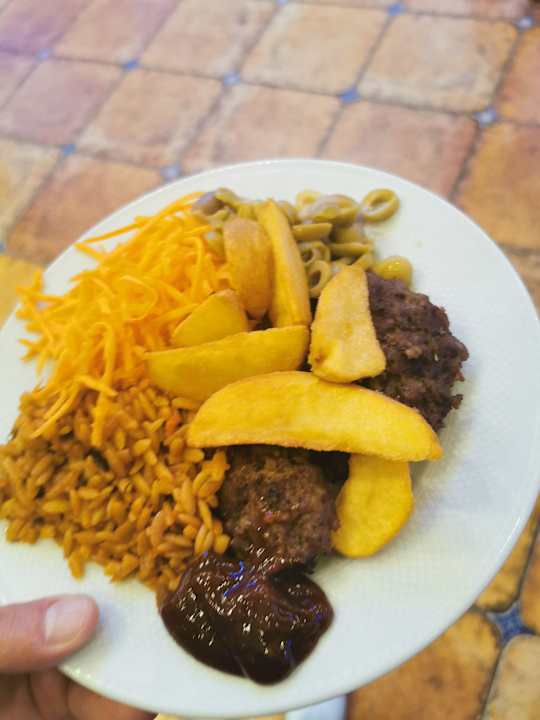 Gastro Kamelya Aishen Club