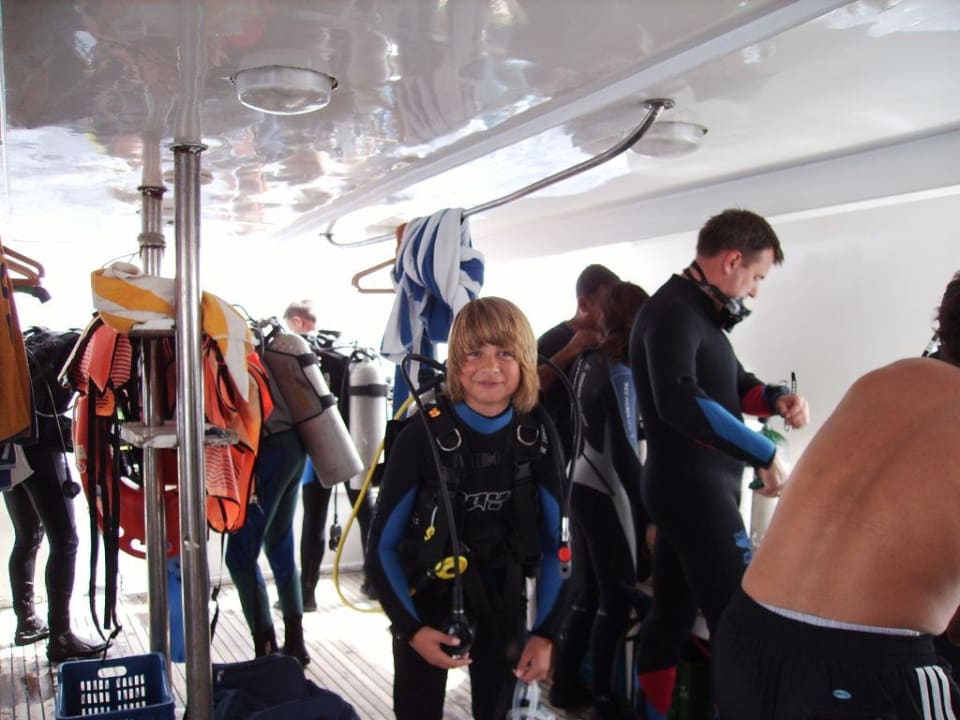 Tauchen vom Schiff Charmillion Gardens Aquapark