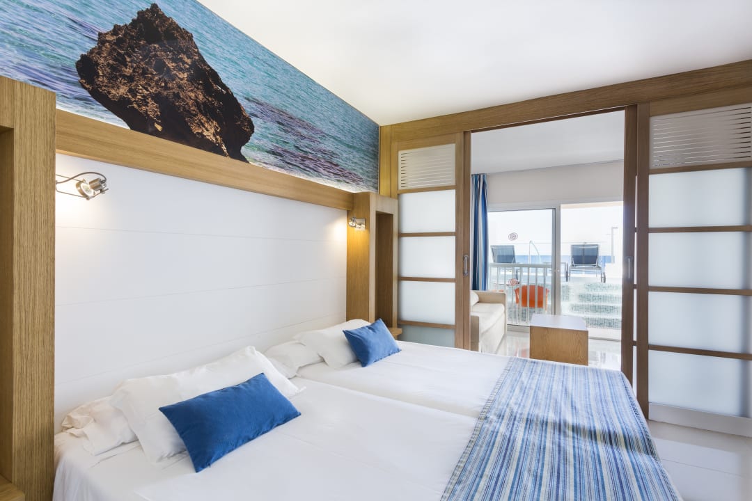 Zimmer Sirenis Seaview Country Club