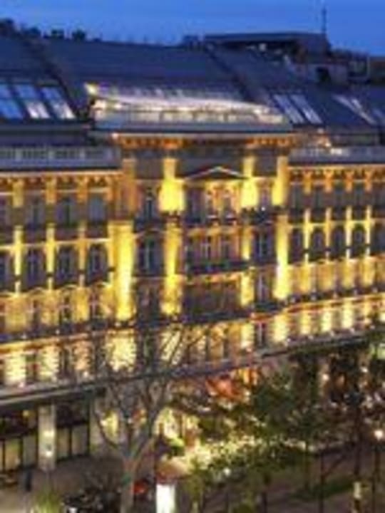 Outside picture Grand Hotel Wien