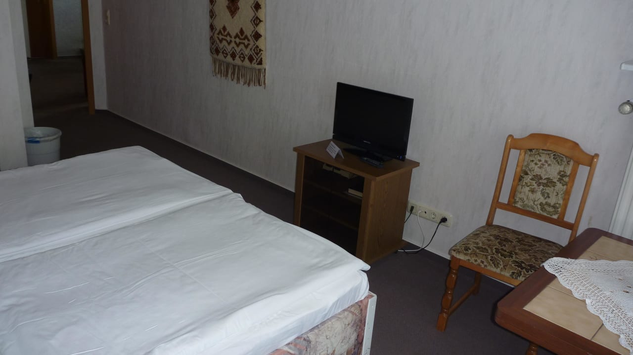 Unser Zimmer in der 1. Etage Hotel An der Seepromenade
