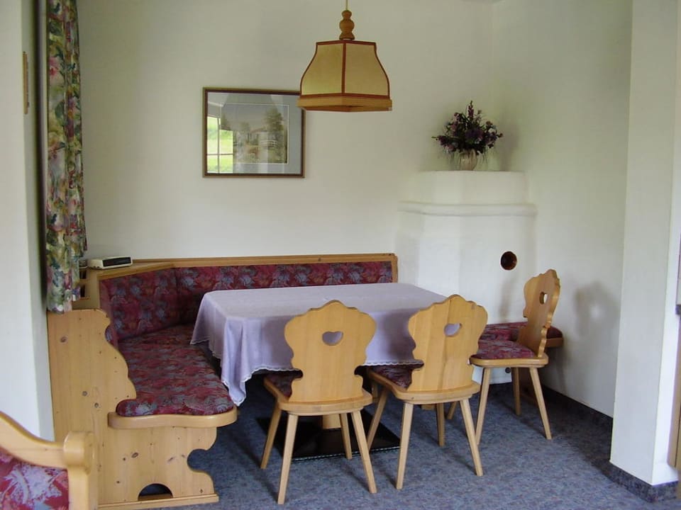 Essecke mit Kamin Appartements Schedererhaus