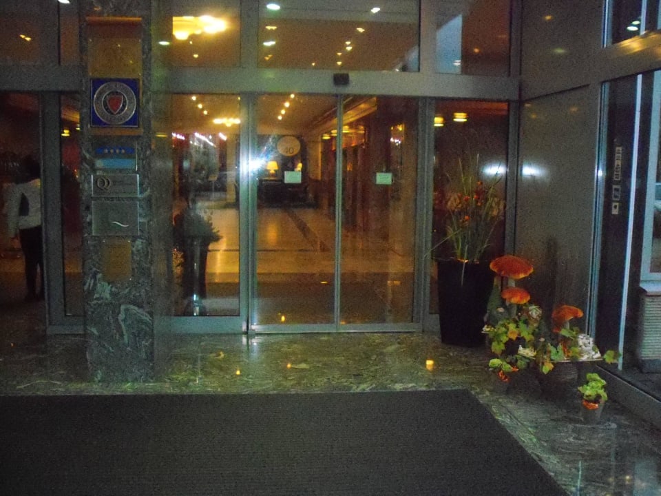 Hoteleingang Ensana Thermal Hévíz