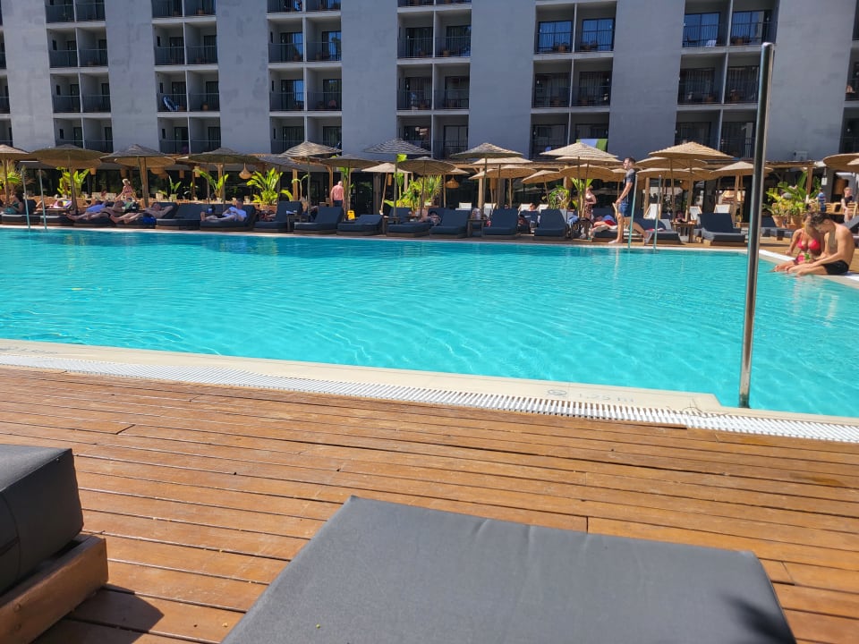 Pool Caramelo Palma Beach