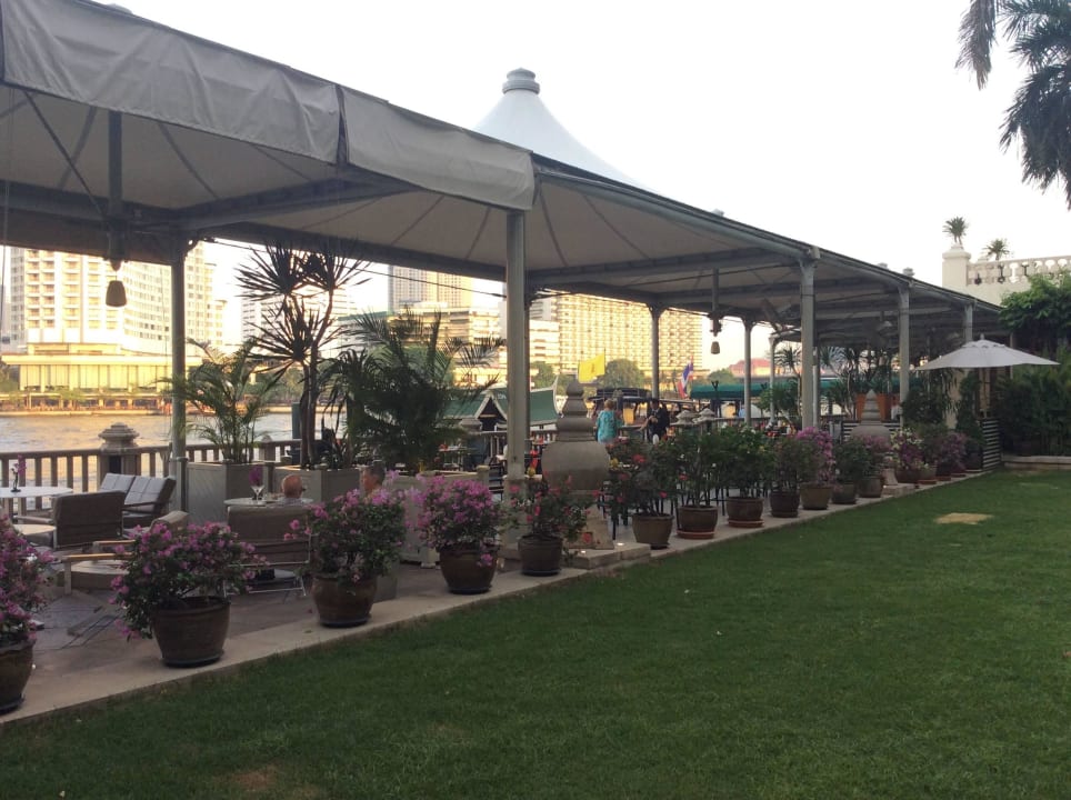 Essen direkt am Fluss Hotel The Peninsula Bangkok