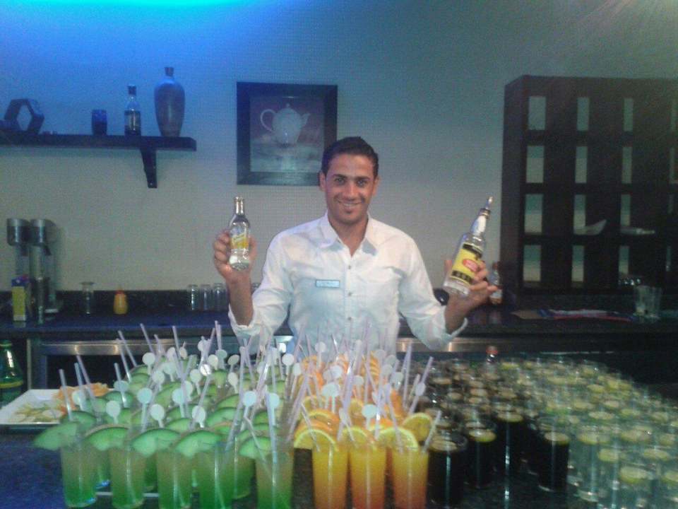 Jazz Bar - der beste Barkepper Pickalbatros Alf Leila Wa Leila Resort - Neverland Hurghada