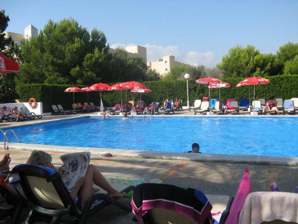 Poolanlage am Tage Millor Sol
