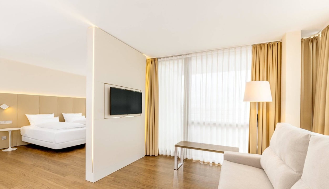 Superior Room - New Style with Terrace Hotel NH Erlangen