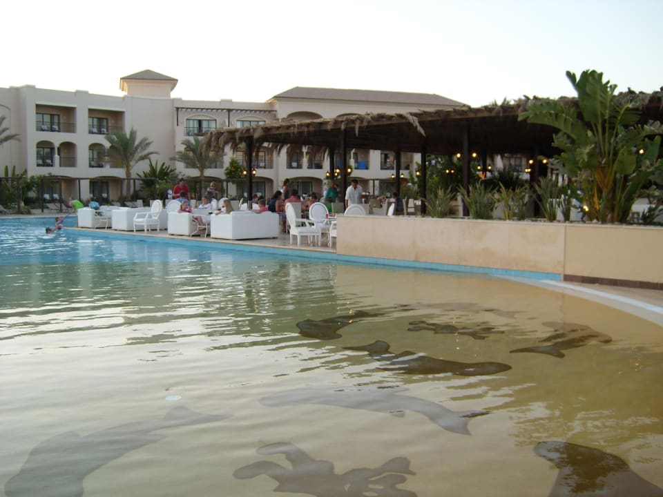 Toll Bar am Pool JAZ Aquamarine Resort