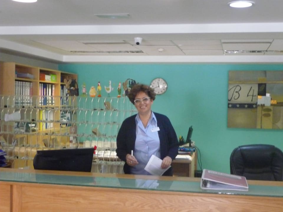 Dorothy die gute Seele der Rezeption Servatur Alameda de Jandía