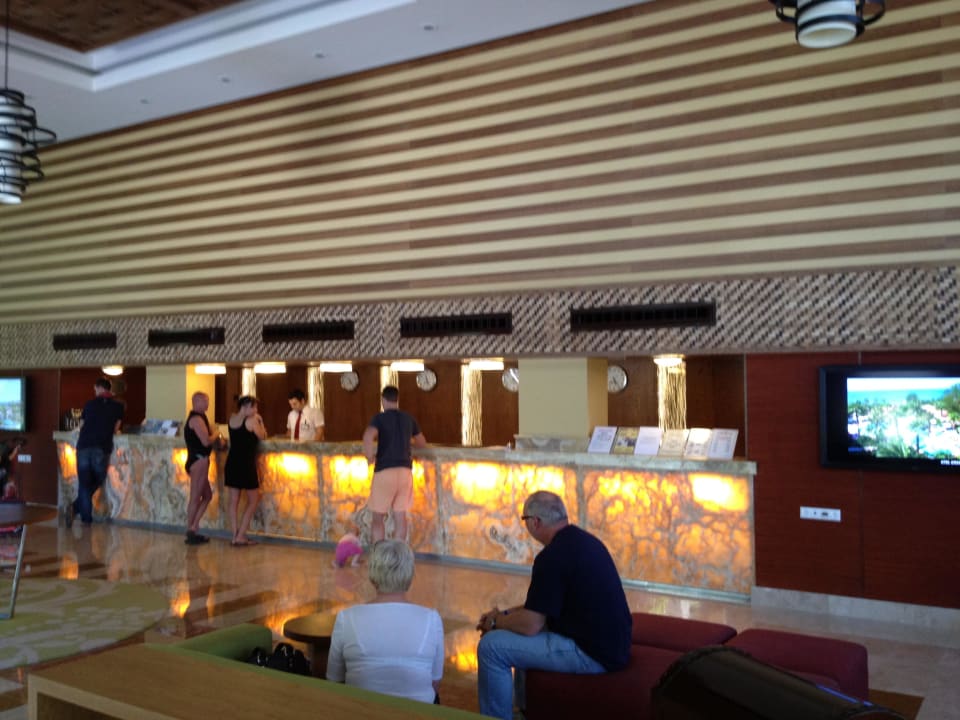 Foyer Club Grand Side